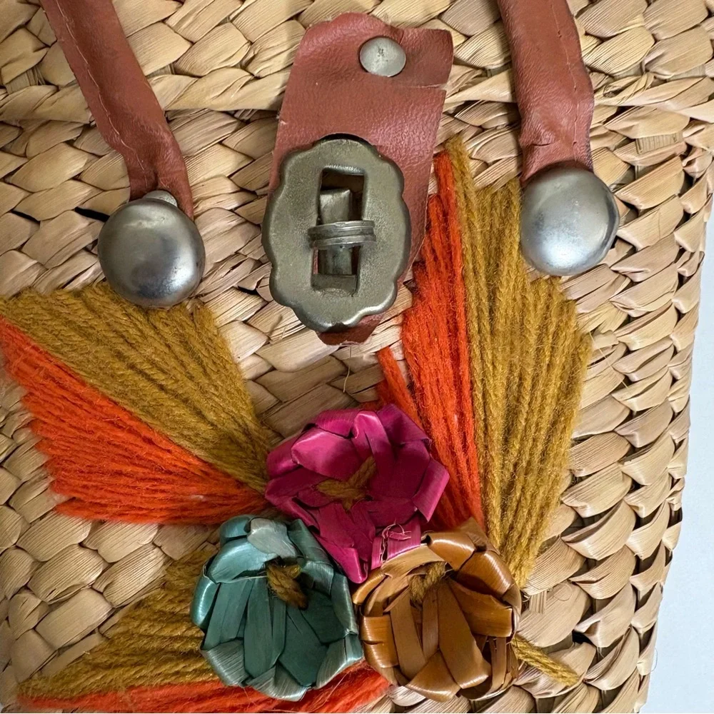 VINTAGE Mexican Tourista Hand Woven Straw Mini Bag Basket turn lock - Picture 4 of 10